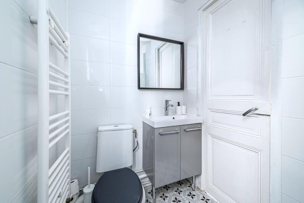 Apartment Blue And Pink Flat Next Montparnasse - Ii