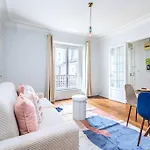 Blue And Pink Flat Next Montparnasse - II