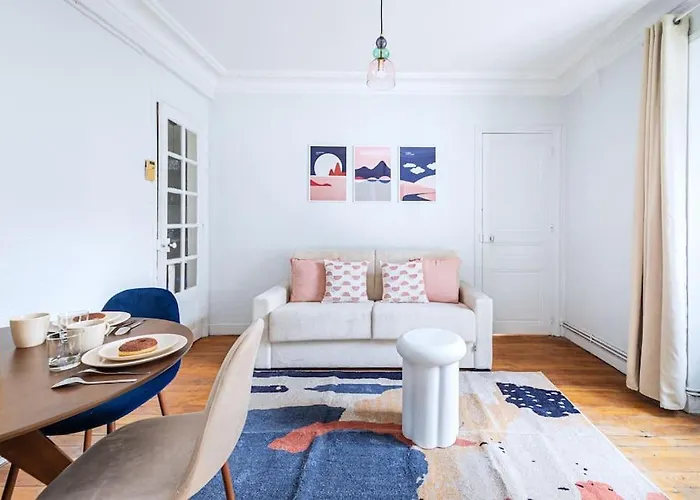 Blue And Pink Flat Next Montparnasse - II